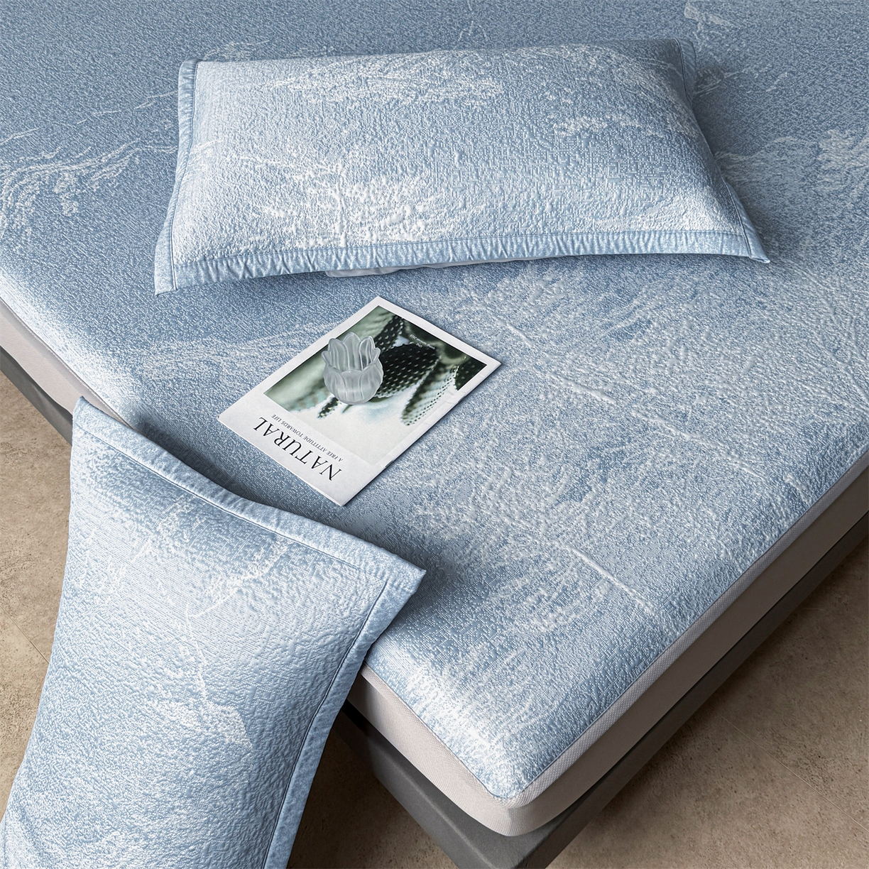 91家纺网 家纺一手货源 找家纺 慕木家纺 2026新品高端复合三明治PE乙纶双面提花610克冰豆豆凉席水墨丹青系列（提供买家秀） 床笠款水墨丹青-蓝