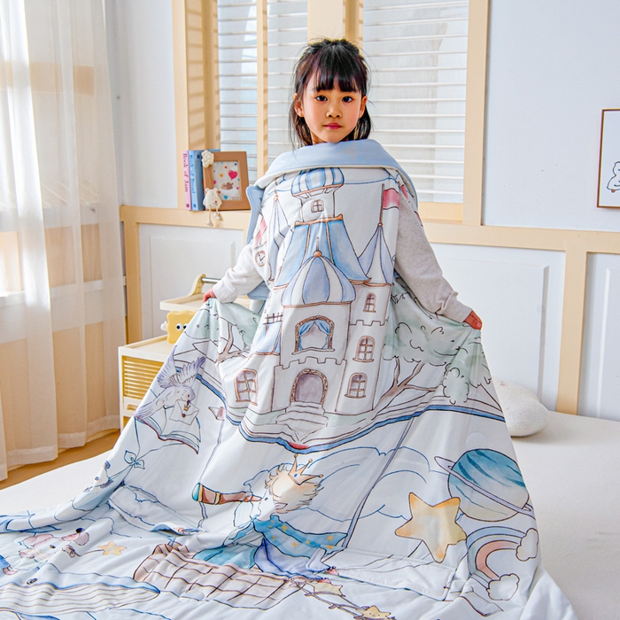 91家纺网 家纺一手货源 找家纺 吉咪兔家纺 2026新款桑蚕丝护肚防踢睡袋多功能盖毯宝宝夏被拥抱被儿童夏被儿童防踢被 小王子