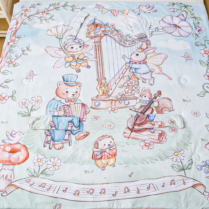 91家纺网 家纺一手货源 找家纺 吉咪兔家纺 2026新款桑蚕丝护肚防踢睡袋多功能盖毯宝宝夏被拥抱被儿童夏被儿童防踢被 森林音乐