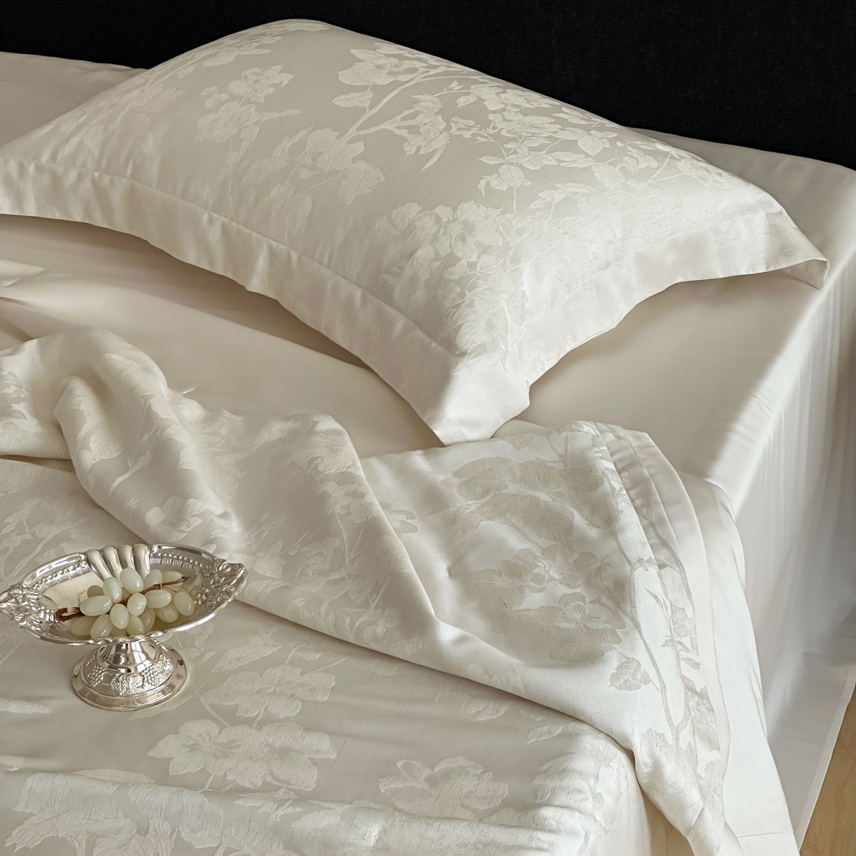 91家纺网 家纺一手货源 找家纺 佳汐蓝家纺 2026新款天丝棉麻提花可水洗有机蚕丝夏被 汉白玉