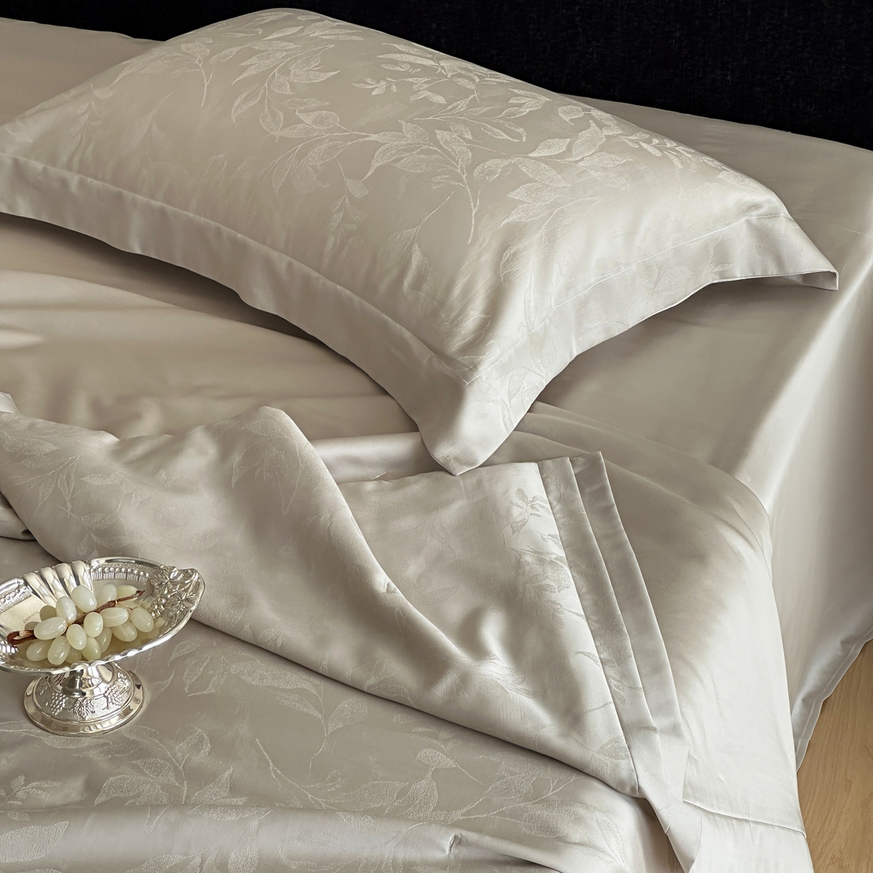 91家纺网 家纺一手货源 找家纺 佳汐蓝家纺 2026新款天丝棉麻提花可水洗有机蚕丝夏被 云烟灰