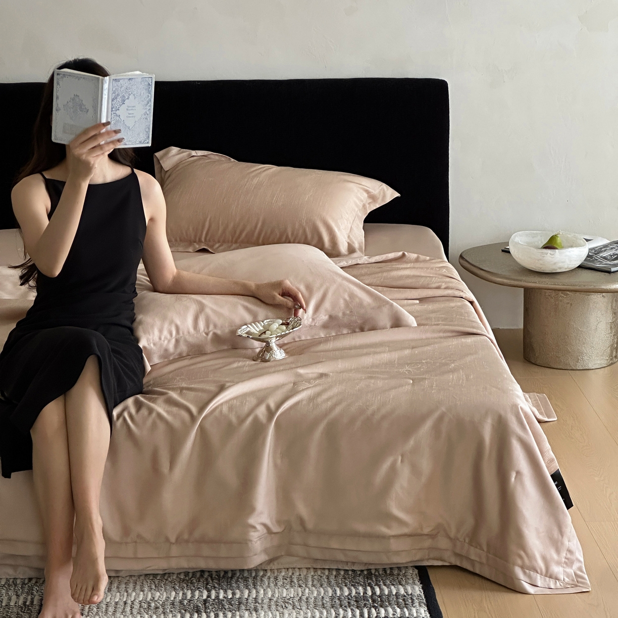 91家纺网 家纺一手货源 找家纺 佳汐蓝家纺 2026新款天丝棉麻提花可水洗有机蚕丝夏被 可可棕