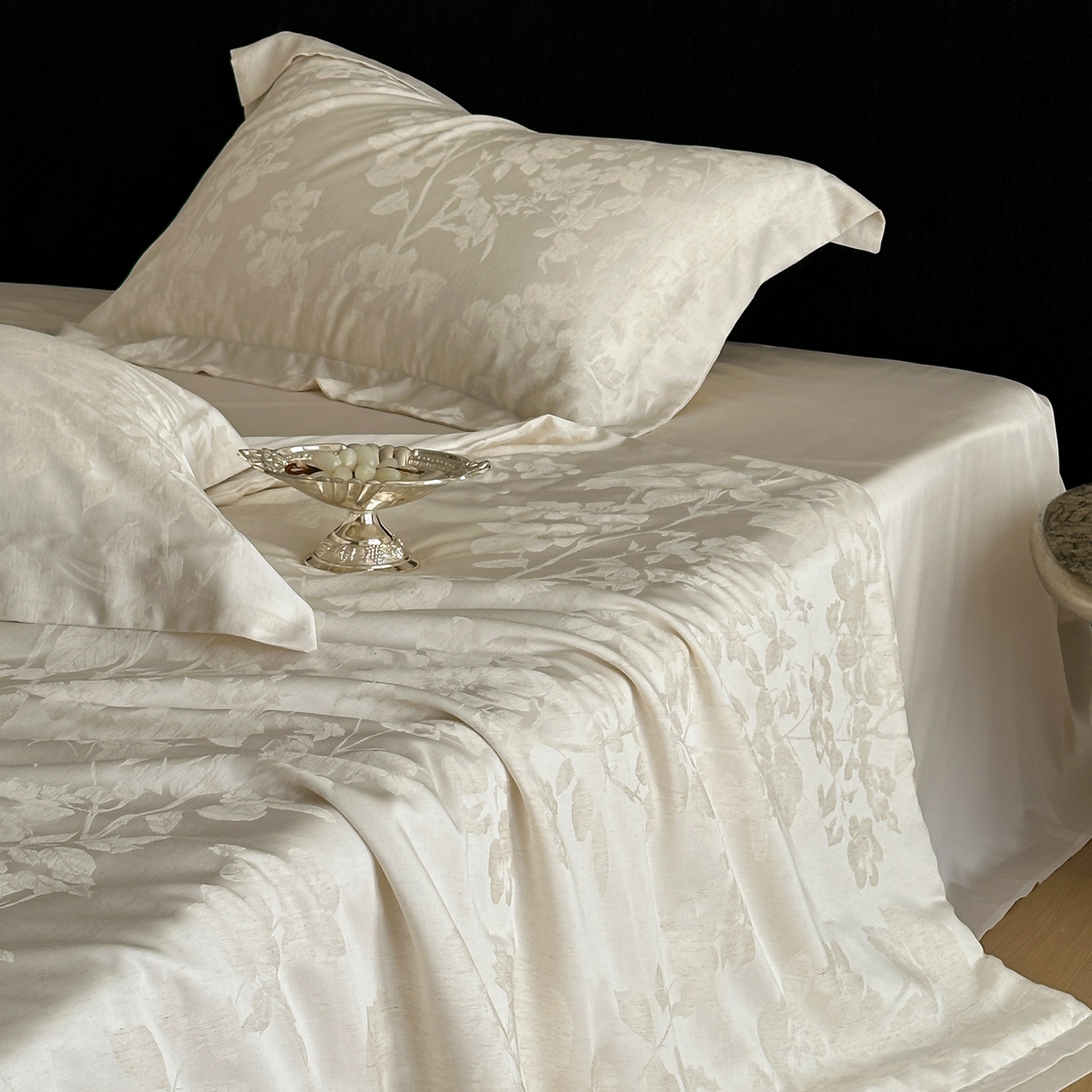 91家纺网 家纺一手货源 找家纺 佳汐蓝家纺 2026新款天丝棉麻提花可水洗有机蚕丝夏被 汉白玉