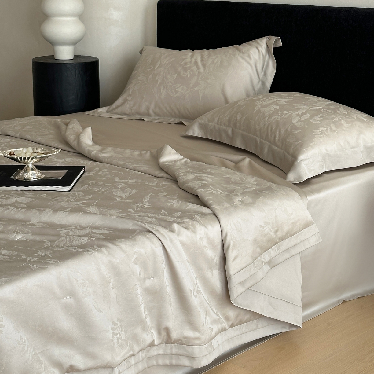 91家纺网 家纺一手货源 找家纺 佳汐蓝家纺 2026新款天丝棉麻提花可水洗有机蚕丝夏被 云烟灰