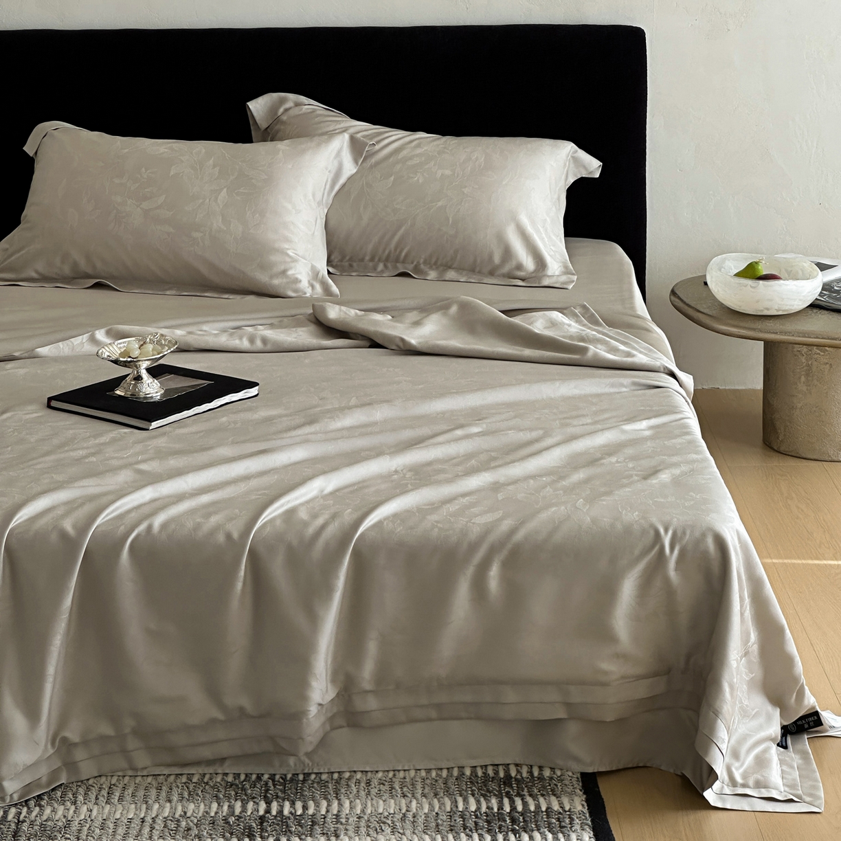 91家纺网 家纺一手货源 找家纺 佳汐蓝家纺 2026新款天丝棉麻提花可水洗有机蚕丝夏被 云烟灰