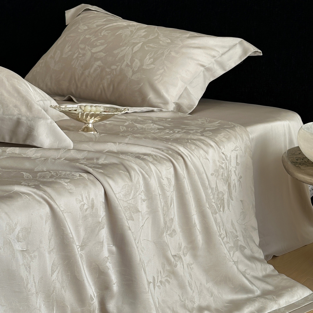 91家纺网 家纺一手货源 找家纺 佳汐蓝家纺 2026新款天丝棉麻提花可水洗有机蚕丝夏被 云烟灰