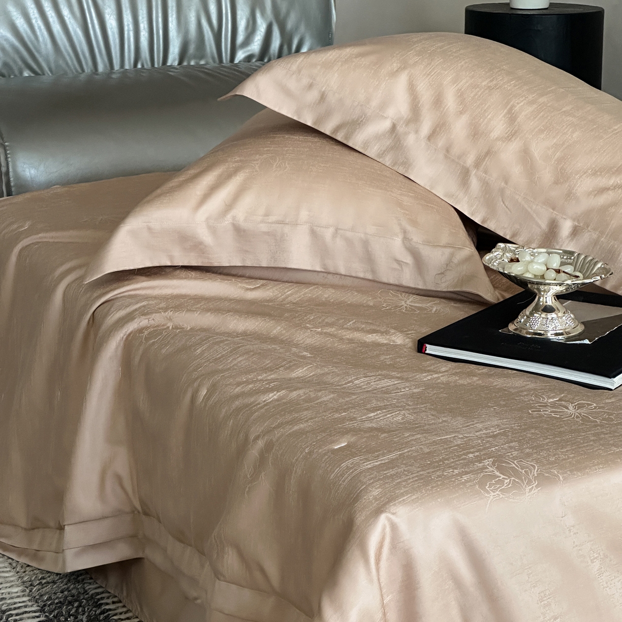 91家纺网 家纺一手货源 找家纺 佳汐蓝家纺 2026新款天丝棉麻提花可水洗有机蚕丝夏被 可可棕