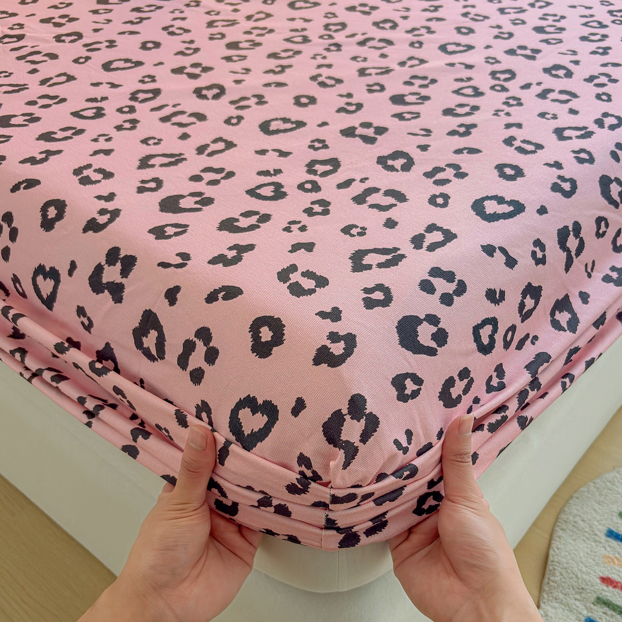 91家纺网 家纺一手货源 找家纺 慕梵家居 2026春夏新款全棉纯棉老粗布单床笠 床笠单件 豹纹-粉