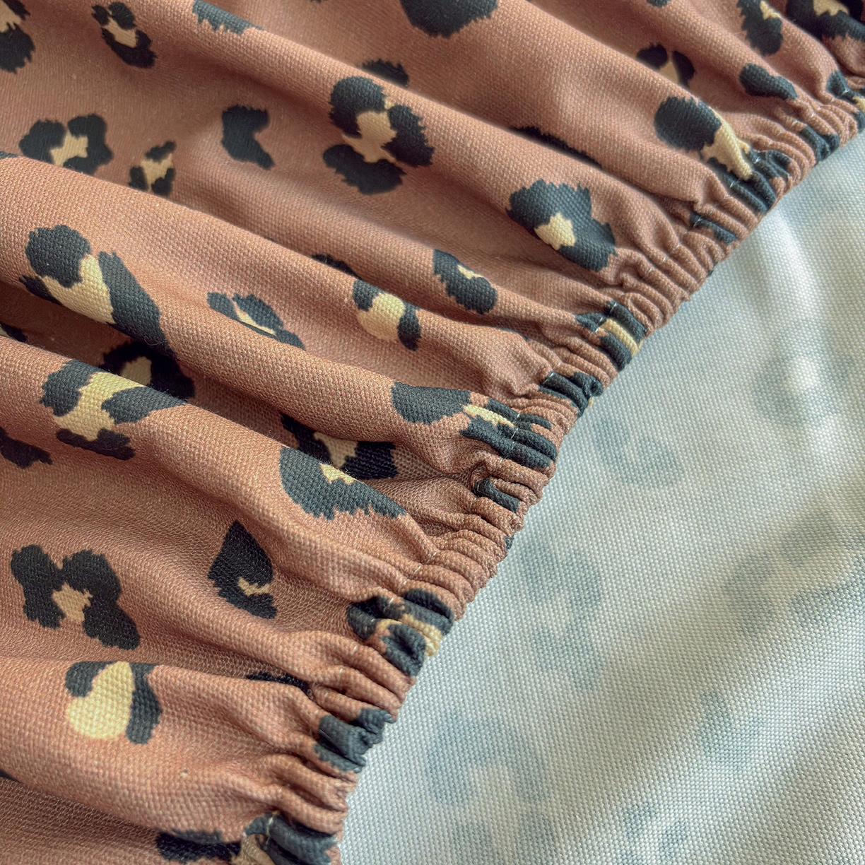 91家纺网 家纺一手货源 找家纺 慕梵家居 2026春夏新款全棉纯棉老粗布单床笠 床笠单件 豹纹-咖