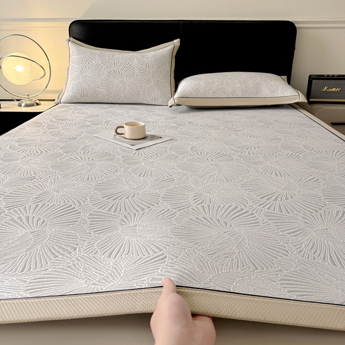 91家纺网 家纺一手货源 找家纺 （总）牵梦萦家纺 2026新款立体浮雕压花工艺豆豆凉席三件套-平铺款