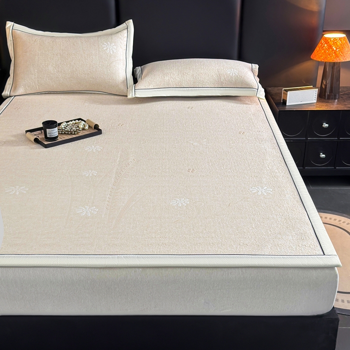 91家纺网 家纺一手货源 找家纺 牵梦萦家纺 2026新款立体浮雕压花工艺豆豆凉席三件套-平铺款 彩蝶-白