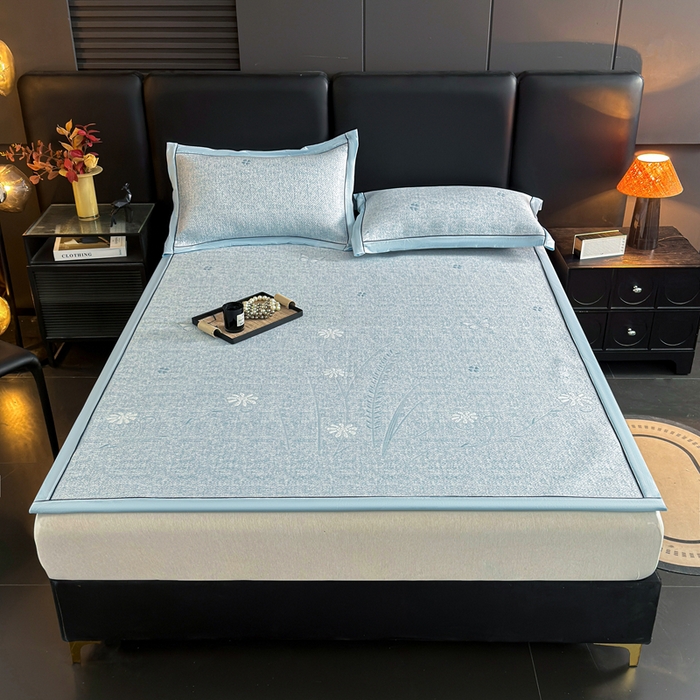 91家纺网 家纺一手货源 找家纺 牵梦萦家纺 2026新款立体浮雕压花工艺豆豆凉席三件套-平铺款 彩蝶-蓝