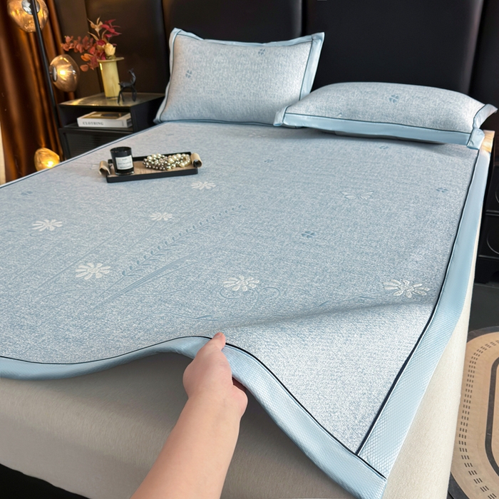 91家纺网 家纺一手货源 找家纺 牵梦萦家纺 2026新款立体浮雕压花工艺豆豆凉席三件套-平铺款 彩蝶-蓝