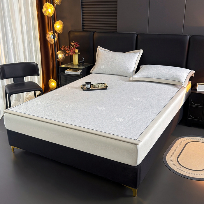 91家纺网 家纺一手货源 找家纺 牵梦萦家纺 2026新款立体浮雕压花工艺豆豆凉席三件套-平铺款 彩蝶-灰