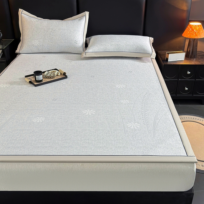 91家纺网 家纺一手货源 找家纺 牵梦萦家纺 2026新款立体浮雕压花工艺豆豆凉席三件套-平铺款 彩蝶-灰