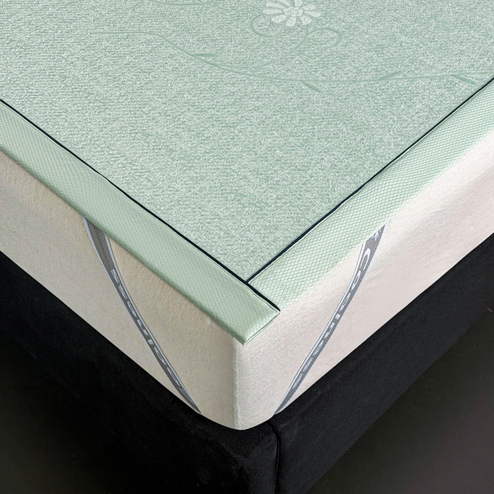 91家纺网 家纺一手货源 找家纺 牵梦萦家纺 2026新款立体浮雕压花工艺豆豆凉席三件套-平铺款 彩蝶-青