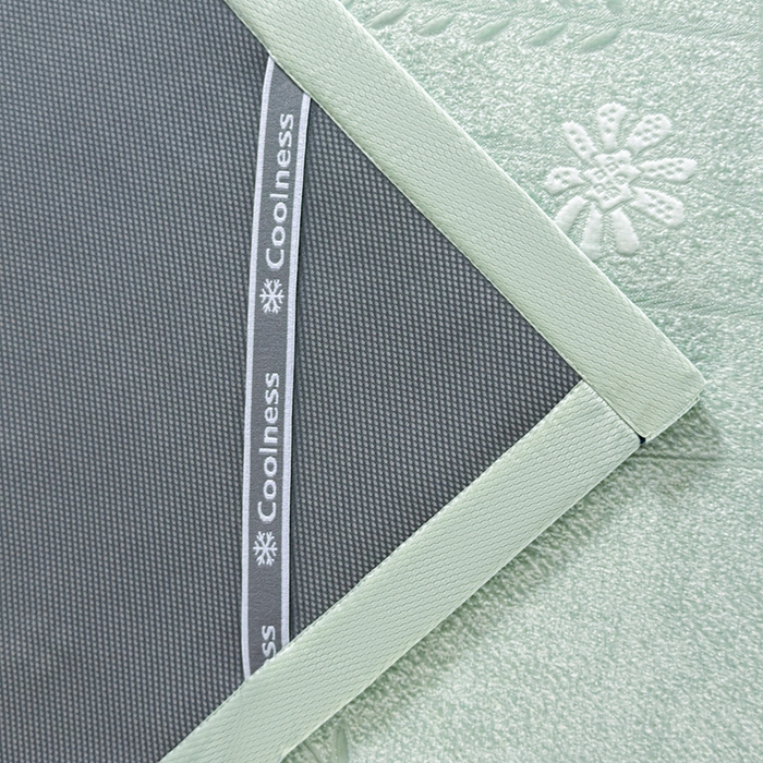 91家纺网 家纺一手货源 找家纺 牵梦萦家纺 2026新款立体浮雕压花工艺豆豆凉席三件套-平铺款 彩蝶-青