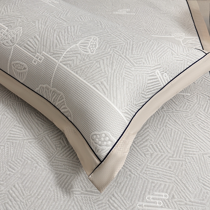 91家纺网 家纺一手货源 找家纺 牵梦萦家纺 2026新款立体浮雕压花工艺豆豆凉席三件套-平铺款 荷塘月色-灰