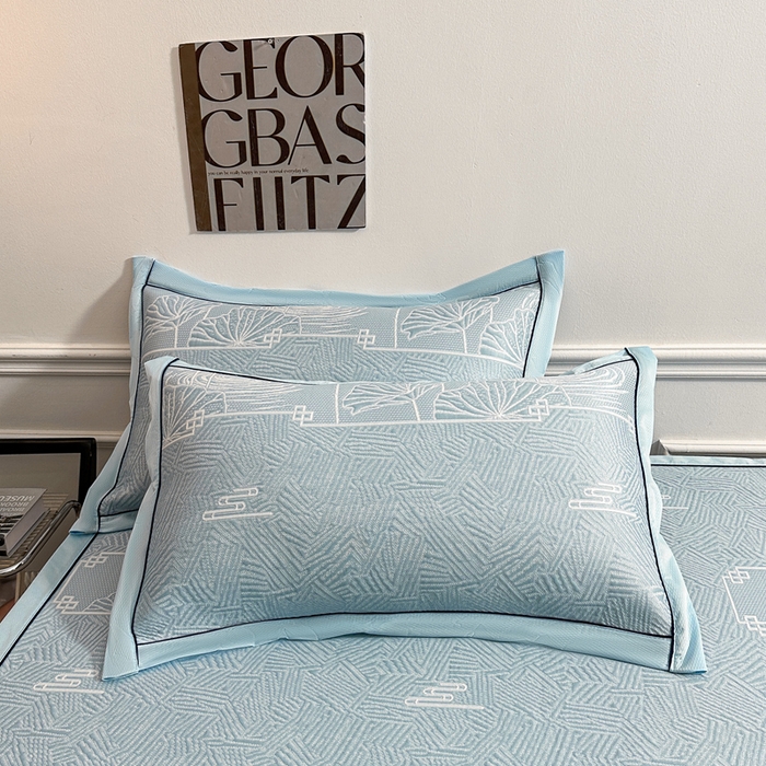 91家纺网 家纺一手货源 找家纺 牵梦萦家纺 2026新款立体浮雕压花工艺豆豆凉席三件套-平铺款 荷塘月色-蓝