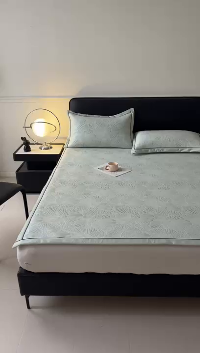 91家纺网 家纺一手货源 找家纺 牵梦萦家纺 2026新款立体浮雕压花工艺豆豆凉席三件套-平铺款 银杏叶-绿