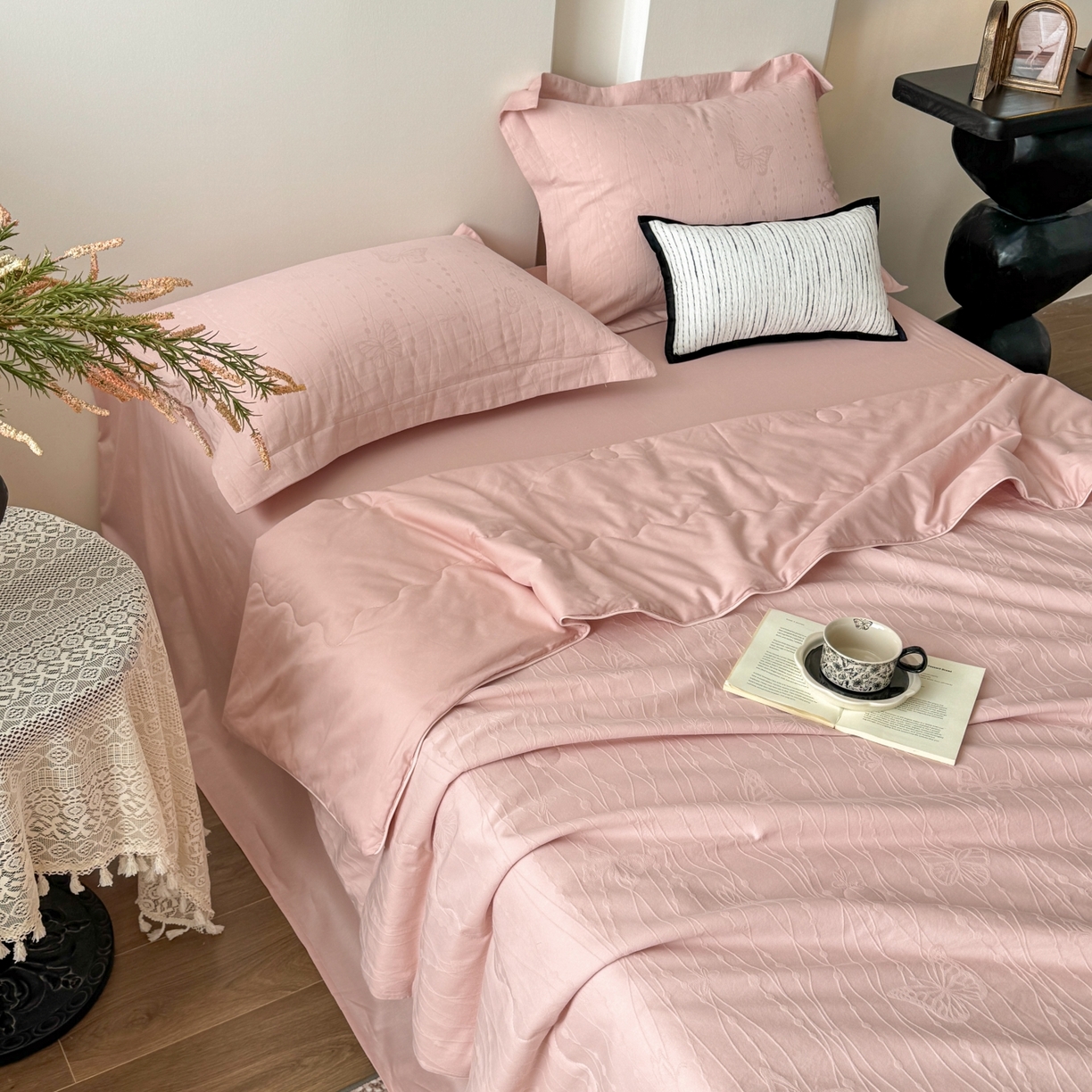 91家纺网 家纺一手货源 找家纺 （总）宜家坊 2026春夏新款全棉60S长绒棉立体厚织提花夏被四件套