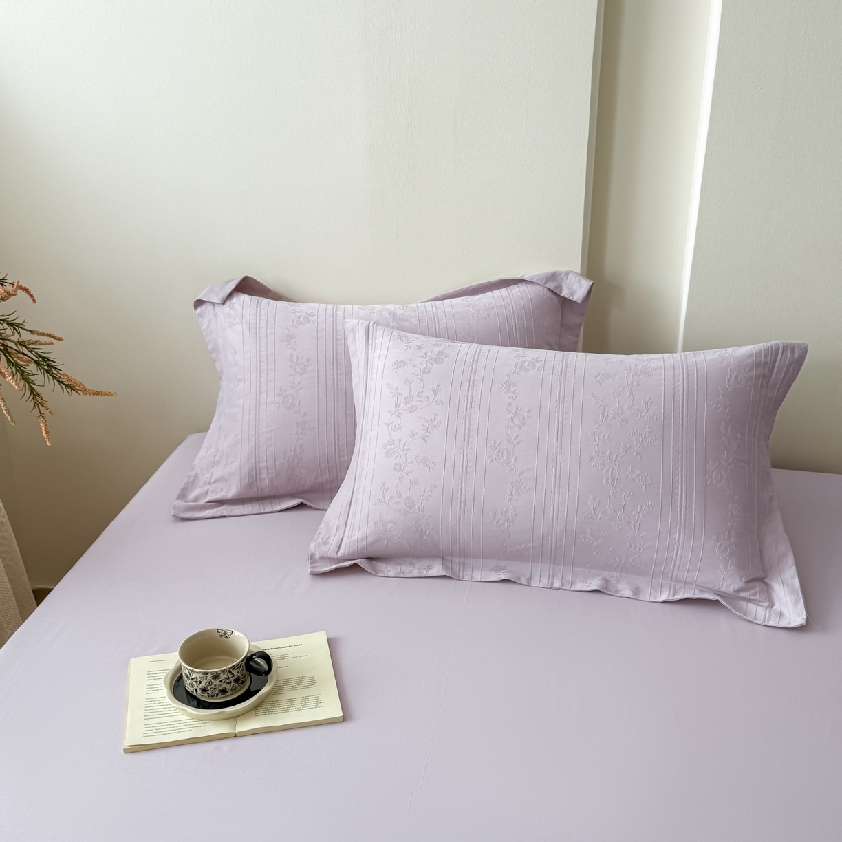 91家纺网 家纺一手货源 找家纺 宜家坊 2026春夏新款全棉60S长绒棉立体厚织提花夏被四件套 沁香-淡雅紫