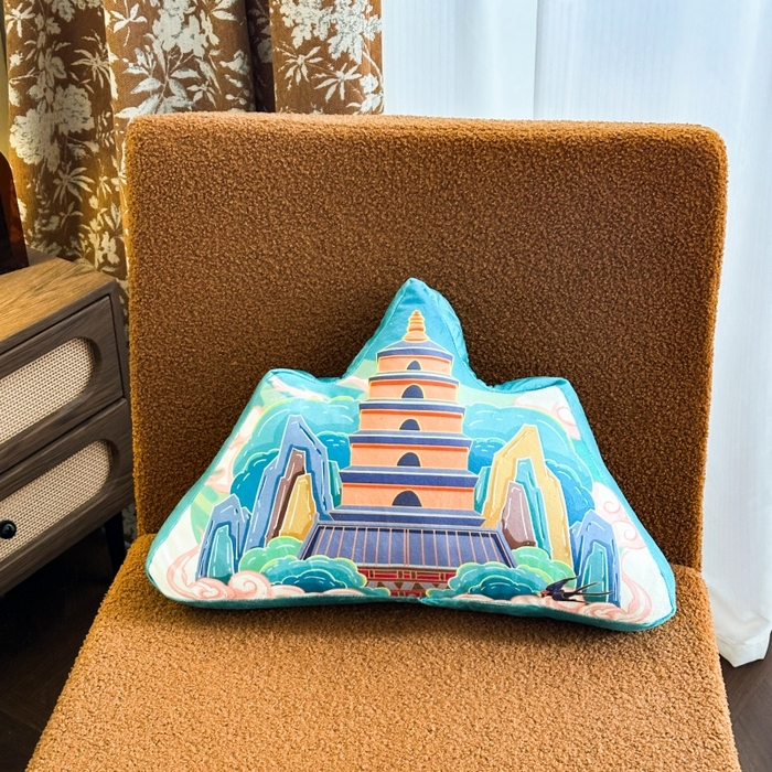 91家纺网 家纺一手货源 找家纺 新奇异 2026新款210克荷兰绒靠山抱枕 宝塔靠山