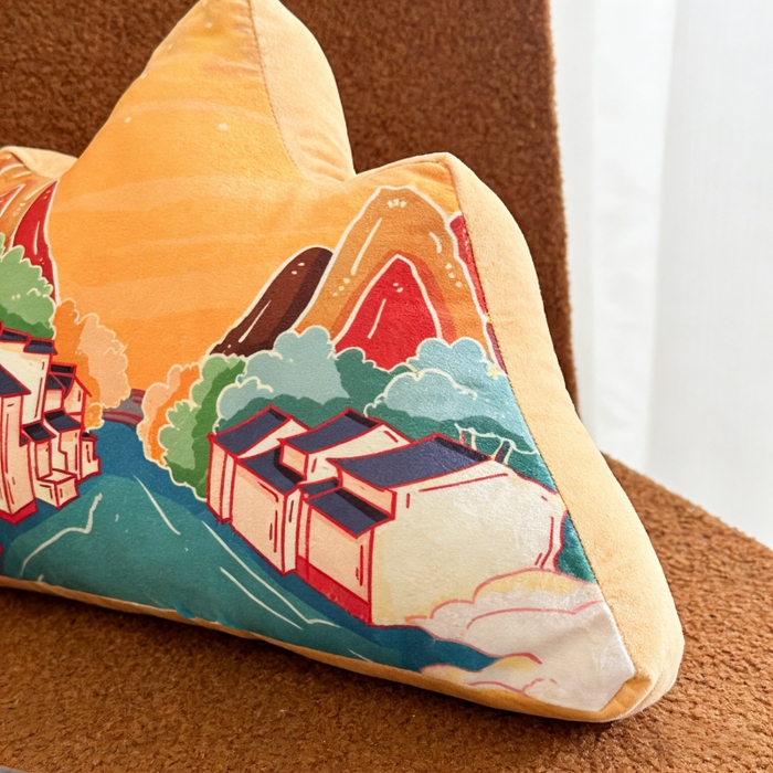 91家纺网 家纺一手货源 找家纺 新奇异 2026新款210克荷兰绒靠山抱枕 山高水长