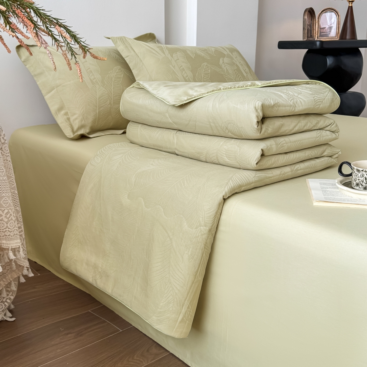 91家纺网 家纺一手货源 找家纺 宜家坊 2026春夏新款全棉60S长绒棉立体厚织提花夏被四件套单夏被枕套夏凉被空调被 焦野-奶绿