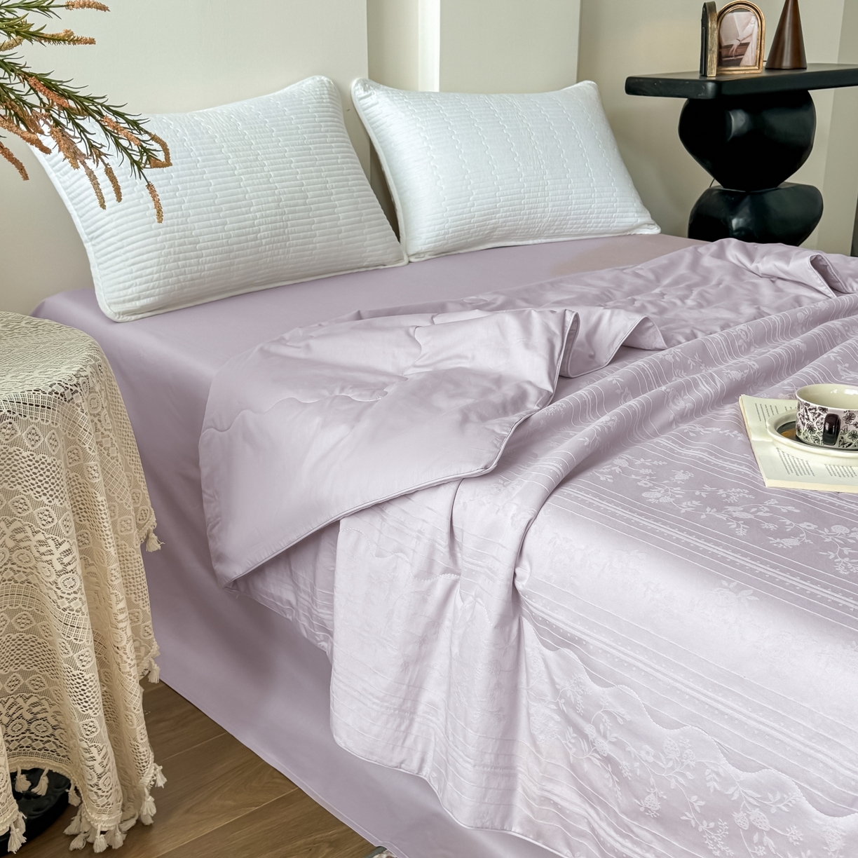 91家纺网 家纺一手货源 找家纺 宜家坊 2026春夏新款全棉60S长绒棉立体厚织提花夏被四件套单夏被枕套夏凉被空调被 沁香-淡雅紫