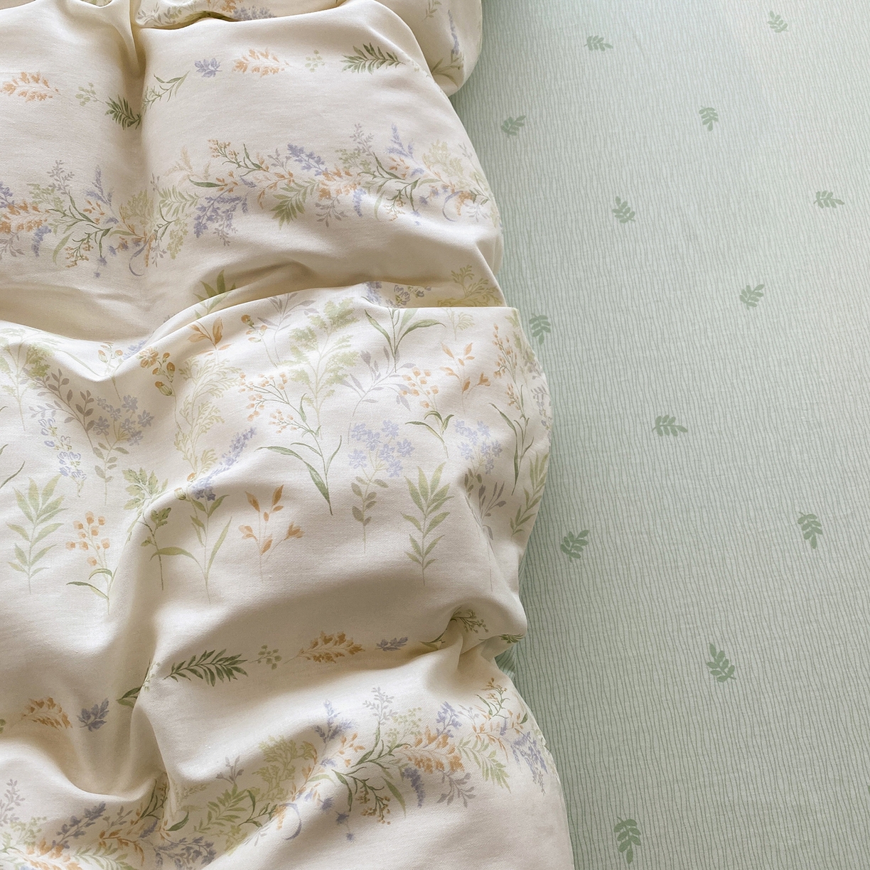 91家纺网 家纺一手货源 找家纺 钰锦珀家纺 2026新款13070全棉直角床单三件套四件套 丛草集