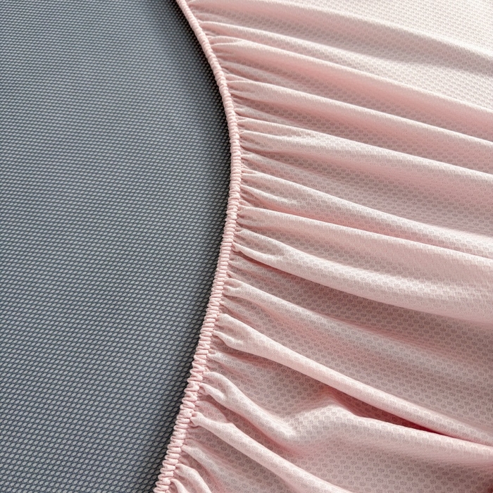 91家纺网 家纺一手货源 找家纺 牵梦萦家纺 2026新款立体浮雕压花工艺凉感豆豆凉席-床笠款 豆豆彩蝶-粉色