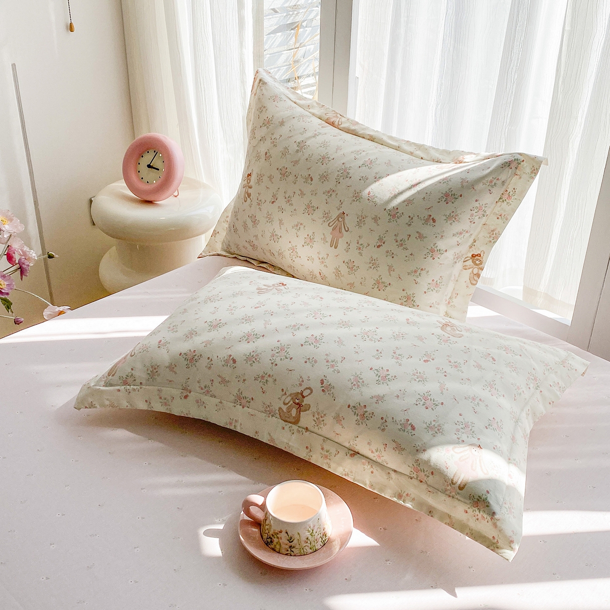 91家纺网 家纺一手货源 找家纺 钰锦珀家纺 2026新款13070全棉直角床单三件套四件套 粉樱兔小姐