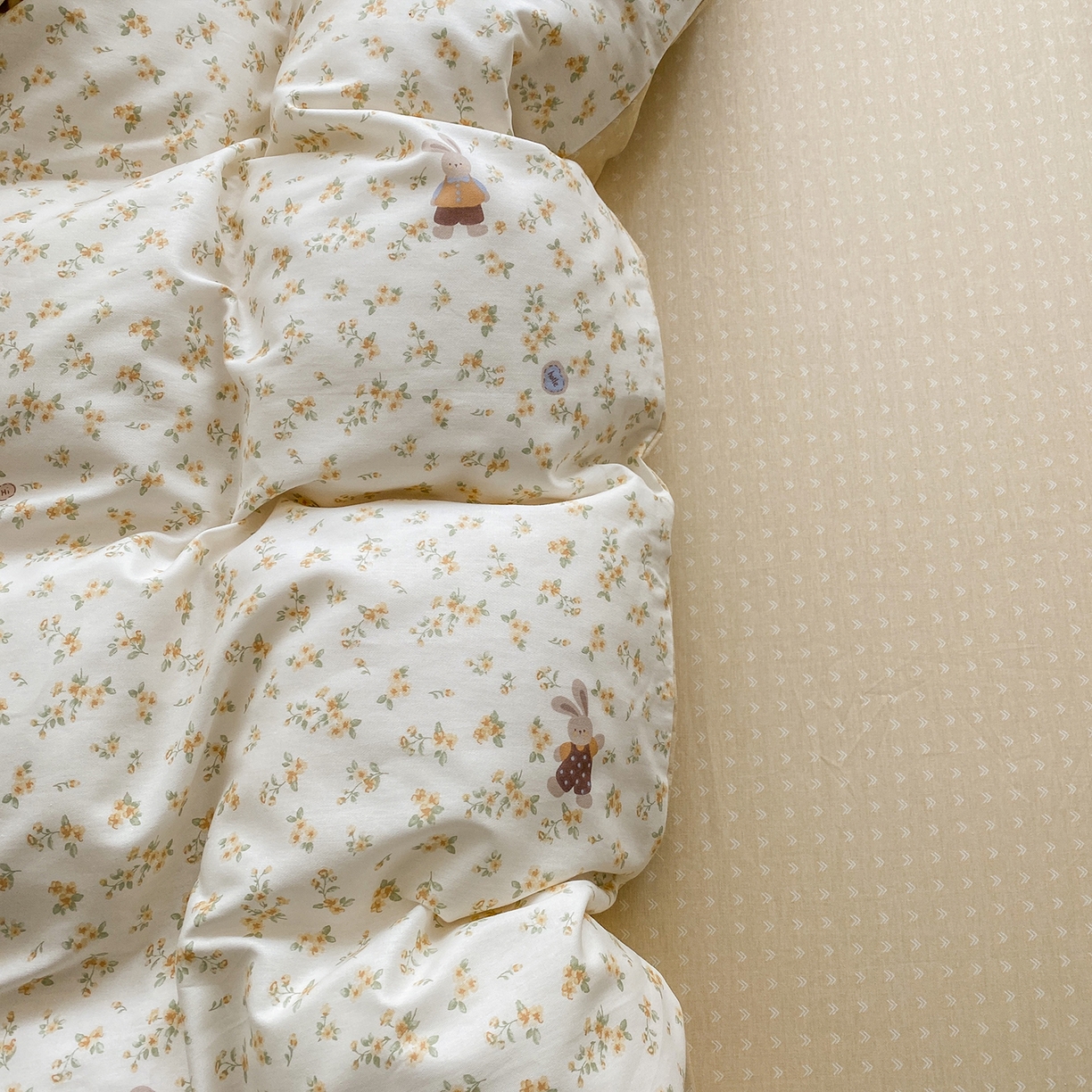 91家纺网 家纺一手货源 找家纺 钰锦珀家纺 2026新款13070全棉直角床单三件套四件套 花屿兔兔-桔