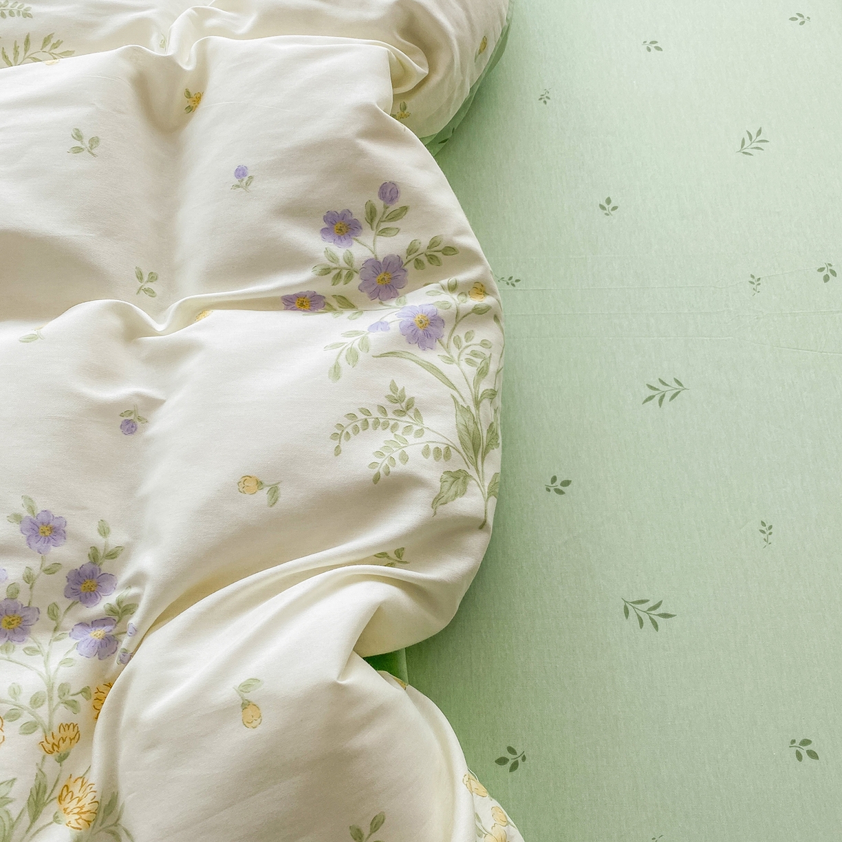 91家纺网 家纺一手货源 找家纺 钰锦珀家纺 2026新款13070全棉直角床单三件套四件套 旷野花集