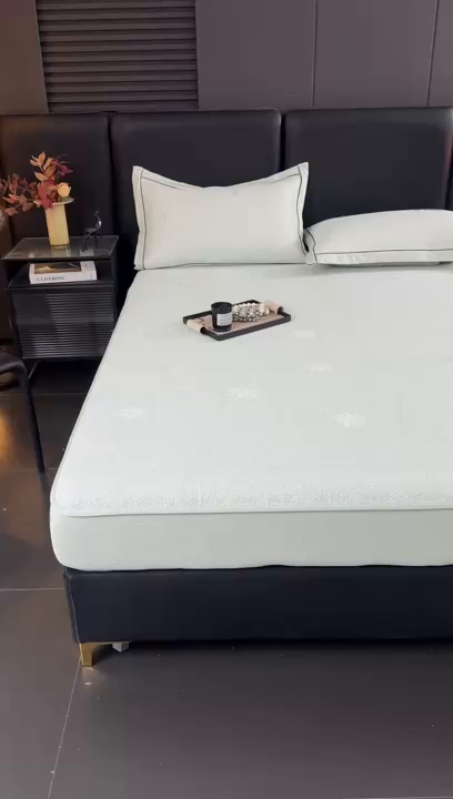 91家纺网 家纺一手货源 找家纺 牵梦萦家纺 2026新款立体浮雕压花工艺凉感豆豆凉席-床笠款 豆豆彩蝶-绿色