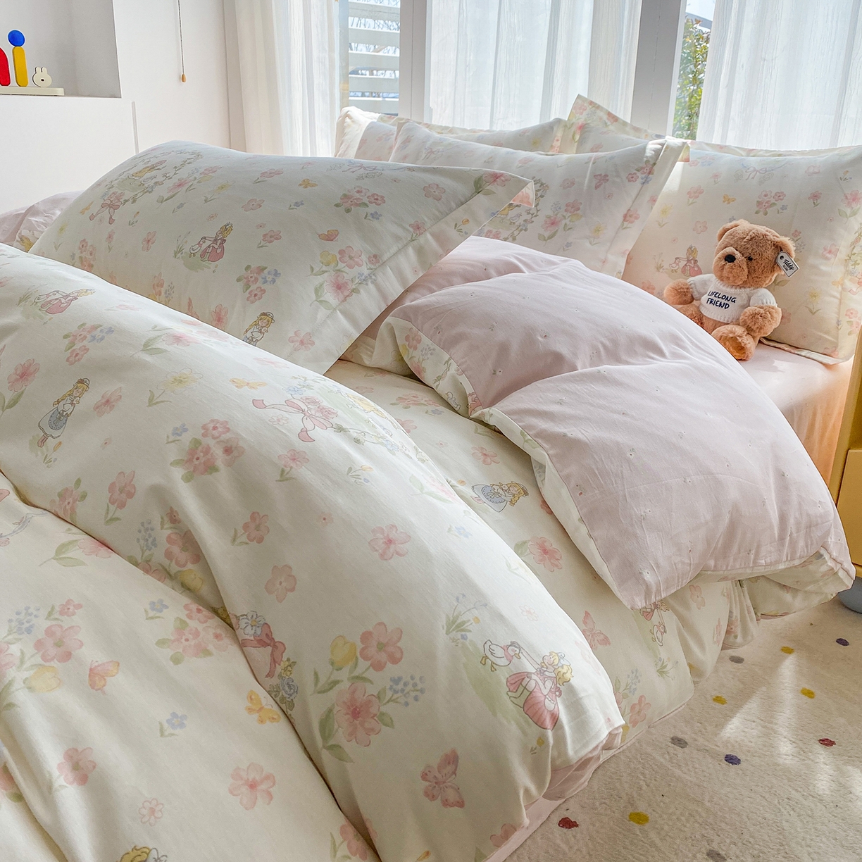 91家纺网 家纺一手货源 找家纺 钰锦珀家纺 2026新款13070全棉直角床单三件套四件套 浅色童话
