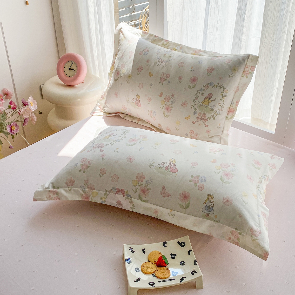 91家纺网 家纺一手货源 找家纺 钰锦珀家纺 2026新款13070全棉直角床单三件套四件套 浅色童话