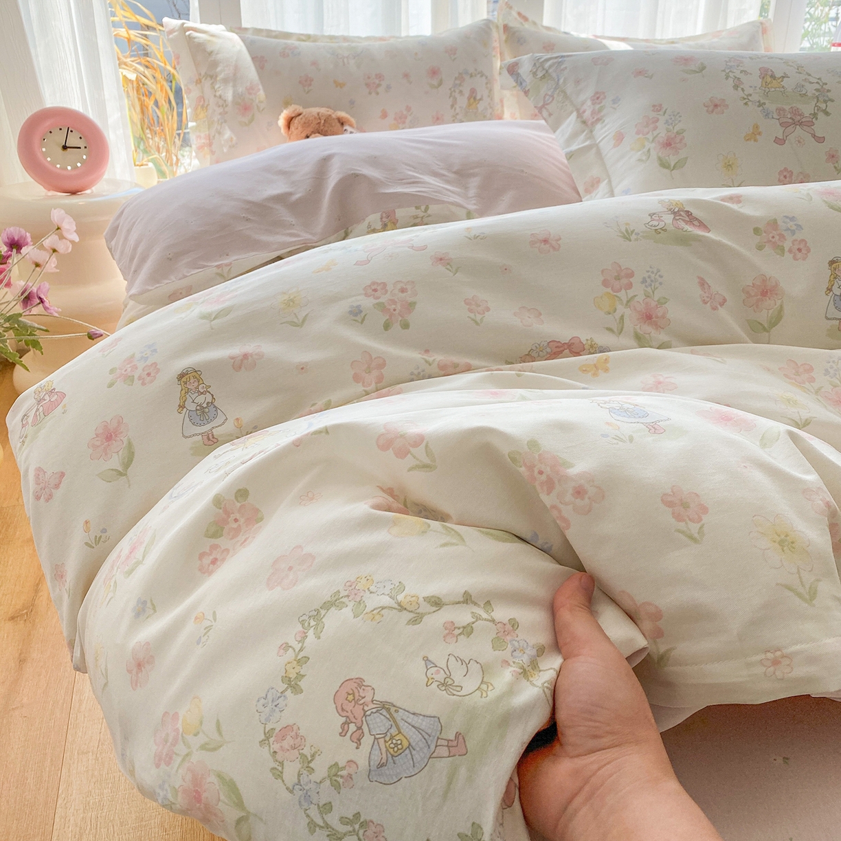 91家纺网 家纺一手货源 找家纺 钰锦珀家纺 2026新款13070全棉直角床单三件套四件套 浅色童话