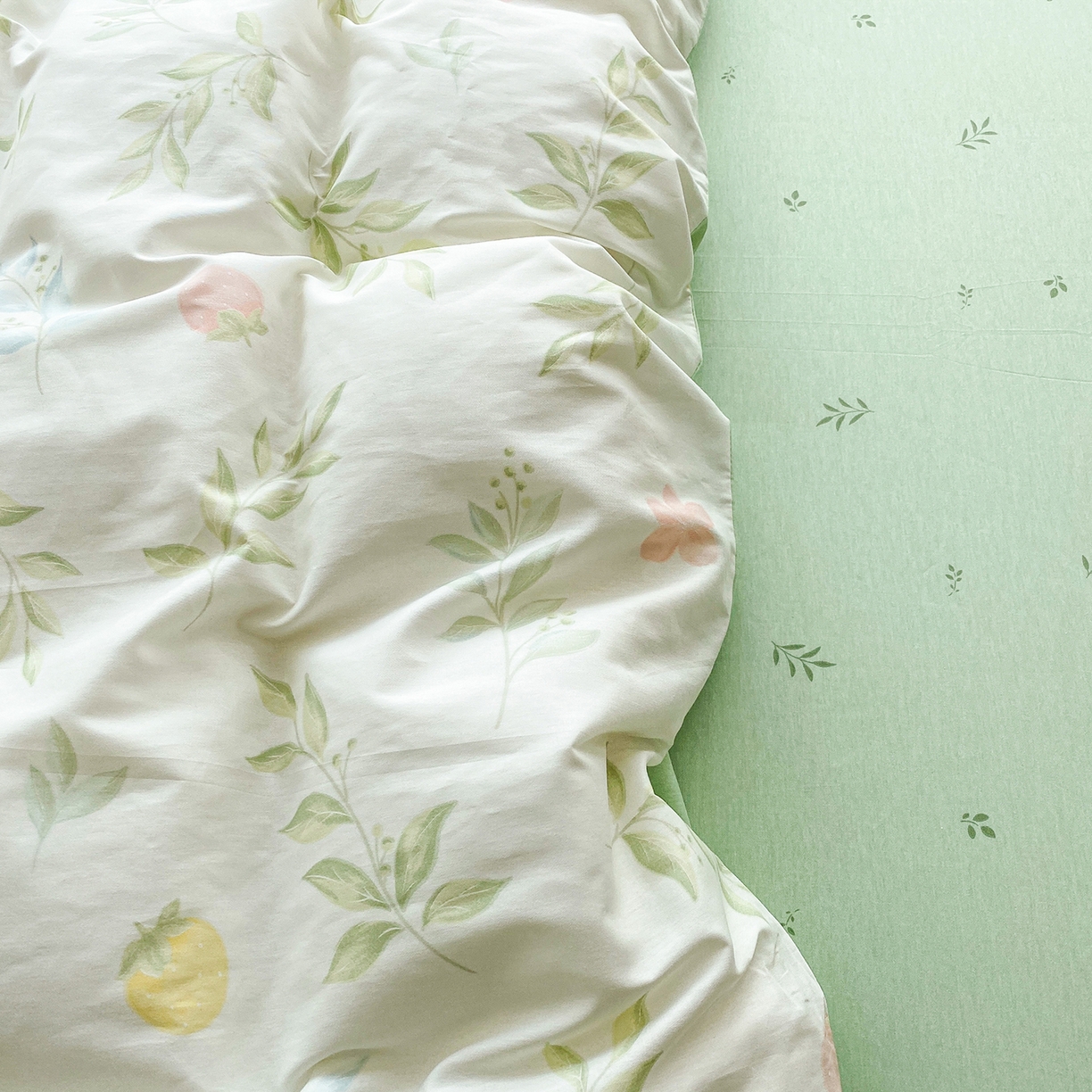 91家纺网 家纺一手货源 找家纺 钰锦珀家纺 2026新款13070全棉直角床单三件套四件套 童话花町