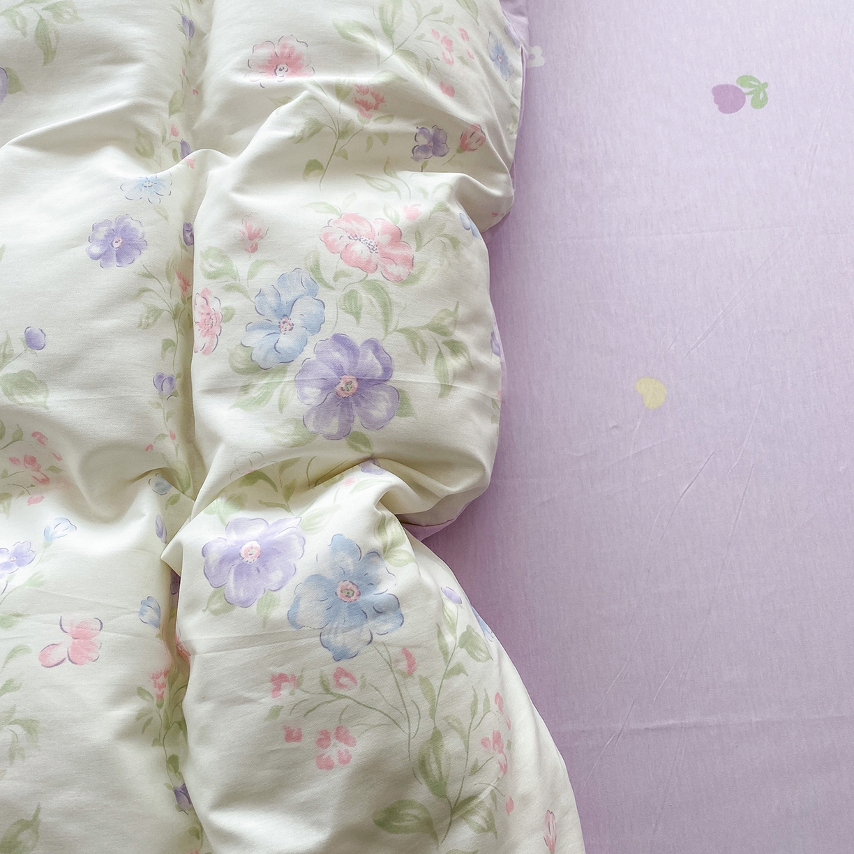 91家纺网 家纺一手货源 找家纺 钰锦珀家纺 2026新款13070全棉直角床单三件套四件套 知意花蔓