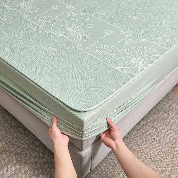 91家纺网 家纺一手货源 找家纺 牵梦萦家纺 2026新款立体浮雕压花工艺凉感豆豆凉席-床笠款 豆豆荷塘月色-绿色