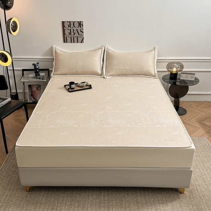 91家纺网 家纺一手货源 找家纺 牵梦萦家纺 2026新款立体浮雕压花工艺凉感豆豆凉席-床笠款 豆豆荷塘月色-浅杏色