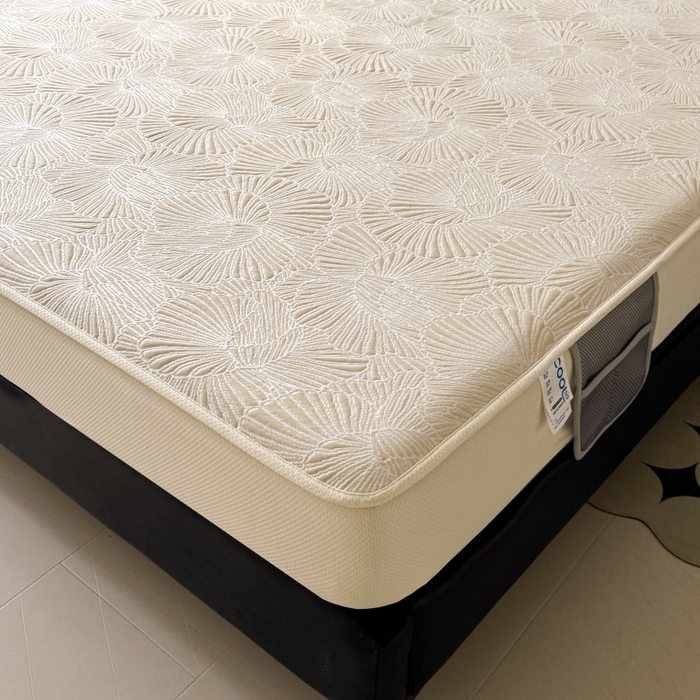 91家纺网 家纺一手货源 找家纺 牵梦萦家纺 2026新款立体浮雕压花工艺凉感豆豆凉席-床笠款 豆豆银杏叶-奶白色