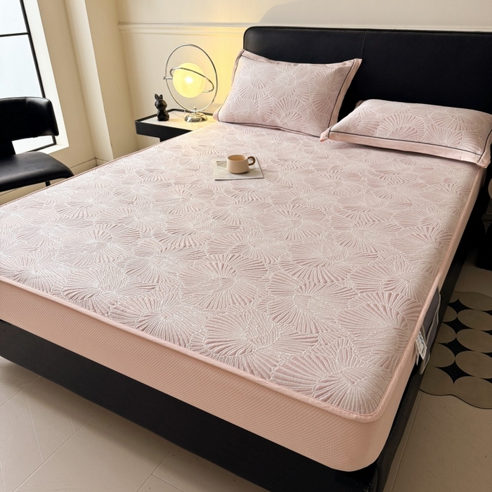 91家纺网 家纺一手货源 找家纺 牵梦萦家纺 2026新款立体浮雕压花工艺凉感豆豆凉席-床笠款 豆豆银杏叶-粉色