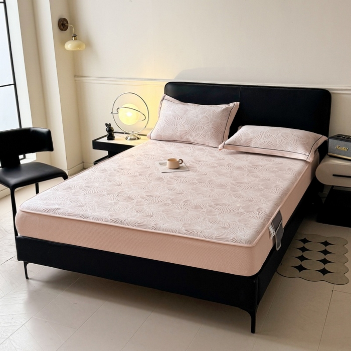 91家纺网 家纺一手货源 找家纺 牵梦萦家纺 2026新款立体浮雕压花工艺凉感豆豆凉席-床笠款 豆豆银杏叶-粉色