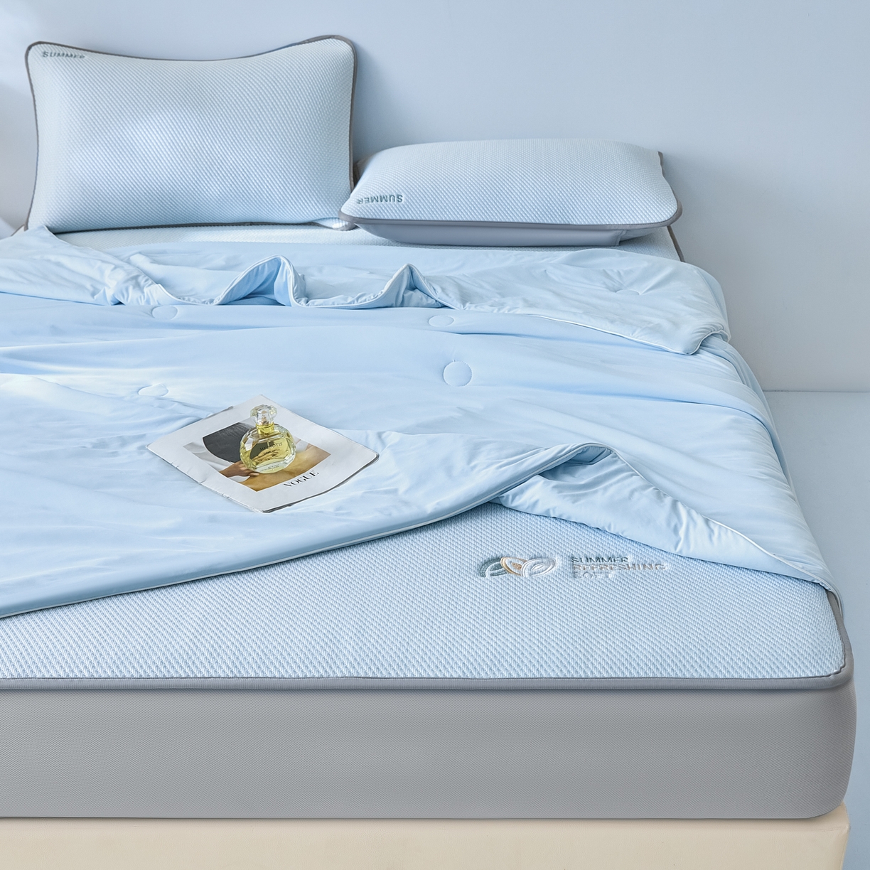 91家纺网 家纺一手货源 找家纺 欧邦 2026新款PE中分子刺绣款冰豆豆床笠夏被套件-序叶系列 序叶-蓝