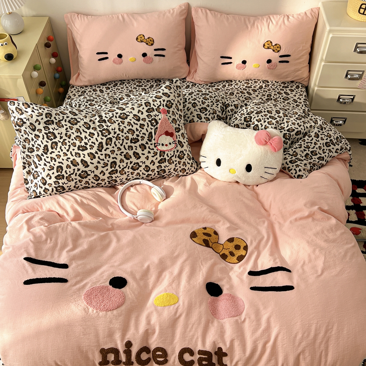 91家纺网 家纺一手货源 找家纺 （总）花伞家居 2026新款表情喵毛巾绣A类皱皱纱四件套含买家秀