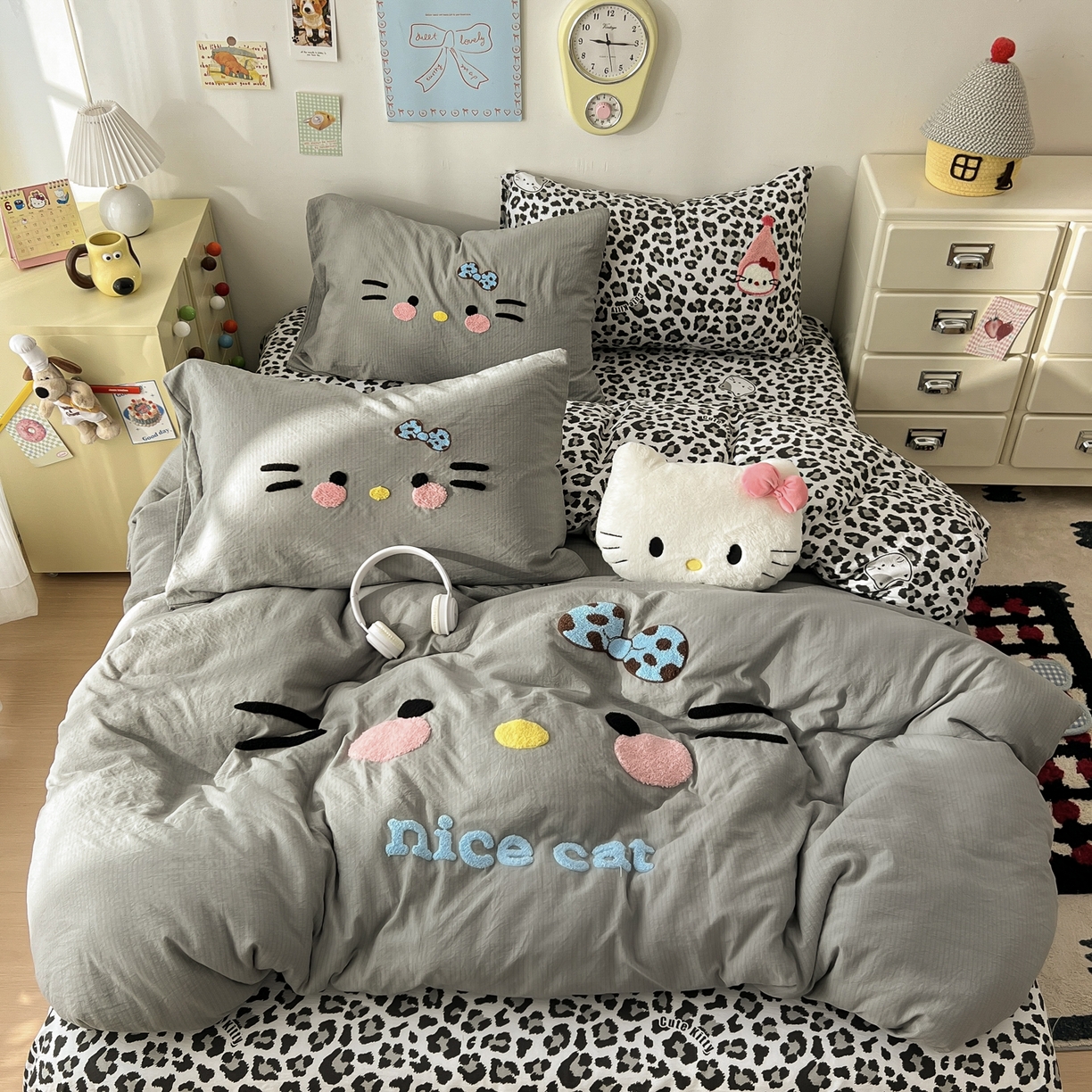 91家纺网 家纺一手货源 找家纺 花伞家居 2026新款表情喵毛巾绣A类皱皱纱四件套含买家秀 表情喵-松烟灰