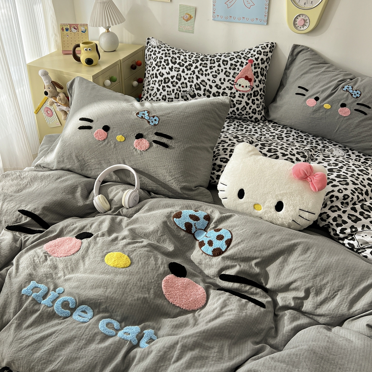 91家纺网 家纺一手货源 找家纺 花伞家居 2026新款表情喵毛巾绣A类皱皱纱四件套含买家秀 表情喵-松烟灰